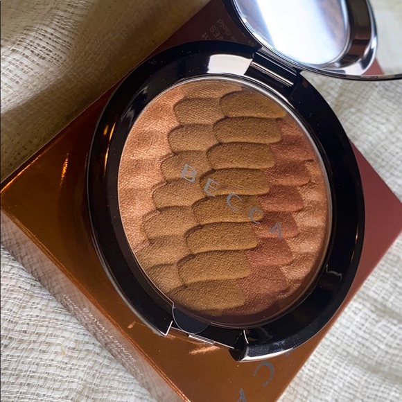 Gradient Sunlit Bronzer - Picture 3 of 3